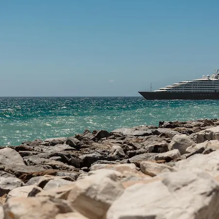 With Stunning Sea Views, Puerto Banus アパート マルベーリャ