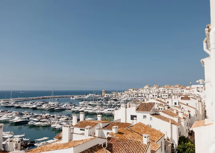 With Stunning Sea Views, Puerto Banus Apartament Marbella