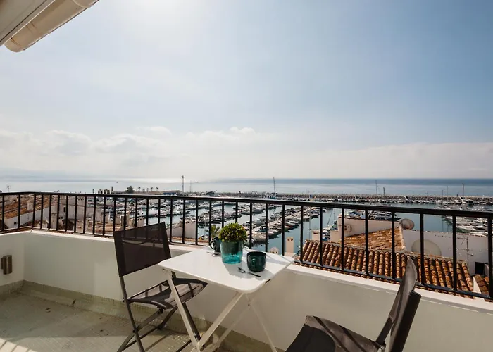 With Stunning Sea Views, Puerto Banus Apartament Marbella