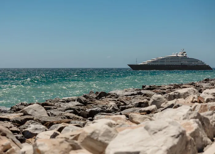 With Stunning Sea Views, Puerto Banus Apartament Marbella